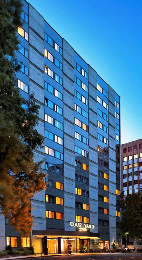 Courtyard By Marriott Duesseldorf Seestern Exterior photo