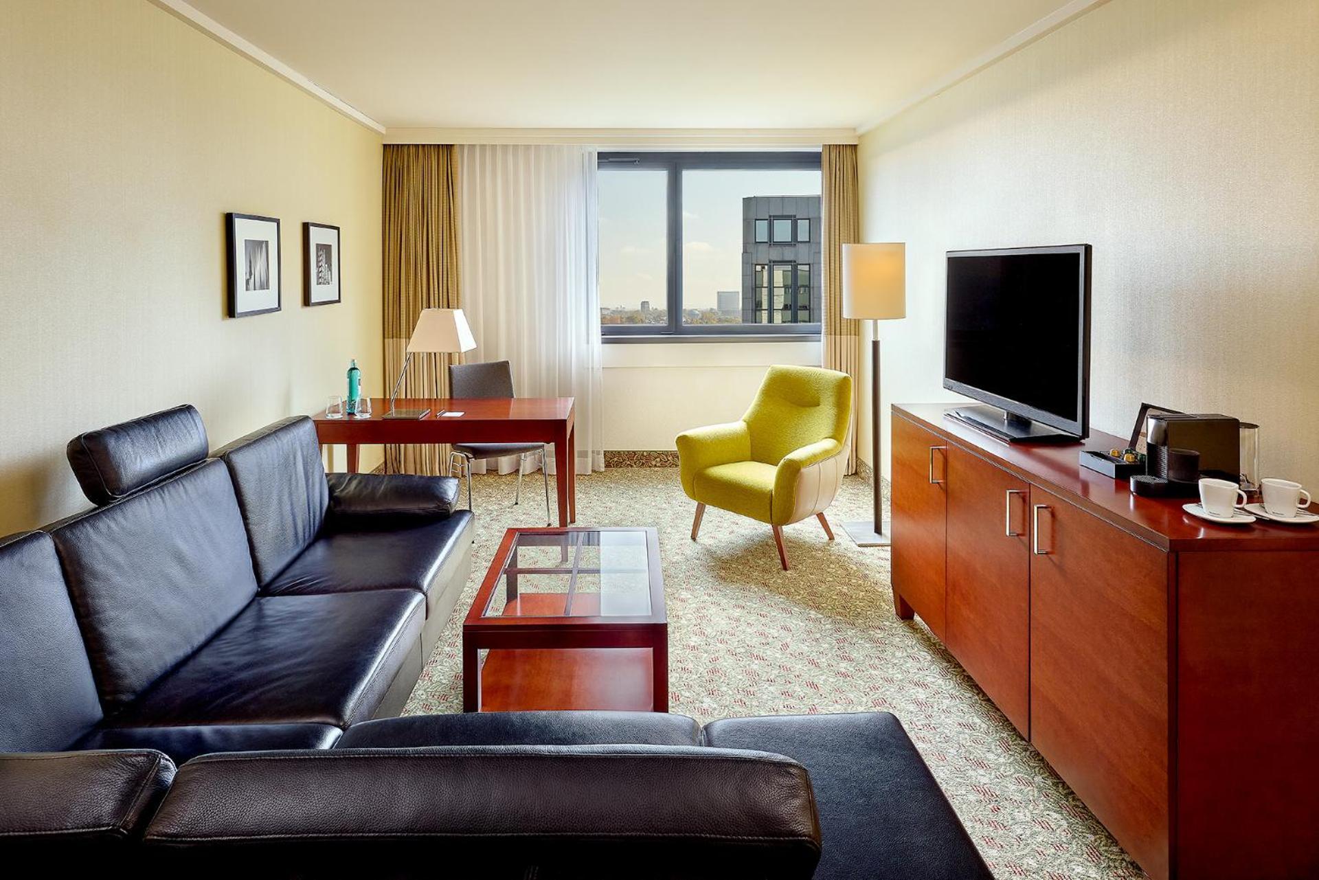 Courtyard By Marriott Duesseldorf Seestern Exterior photo