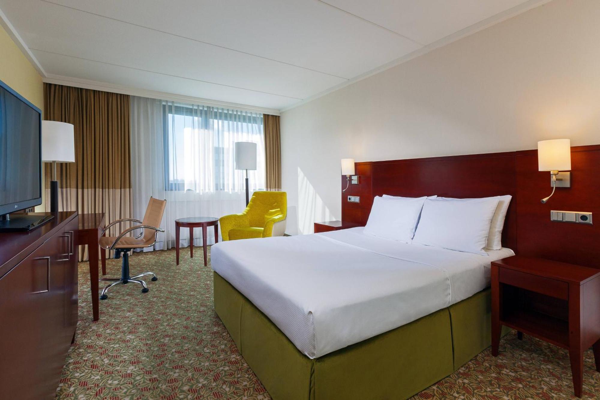 Courtyard By Marriott Duesseldorf Seestern Exterior photo