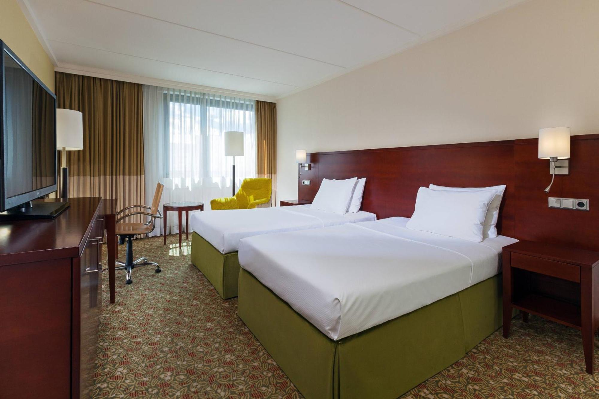 Courtyard By Marriott Duesseldorf Seestern Exterior photo