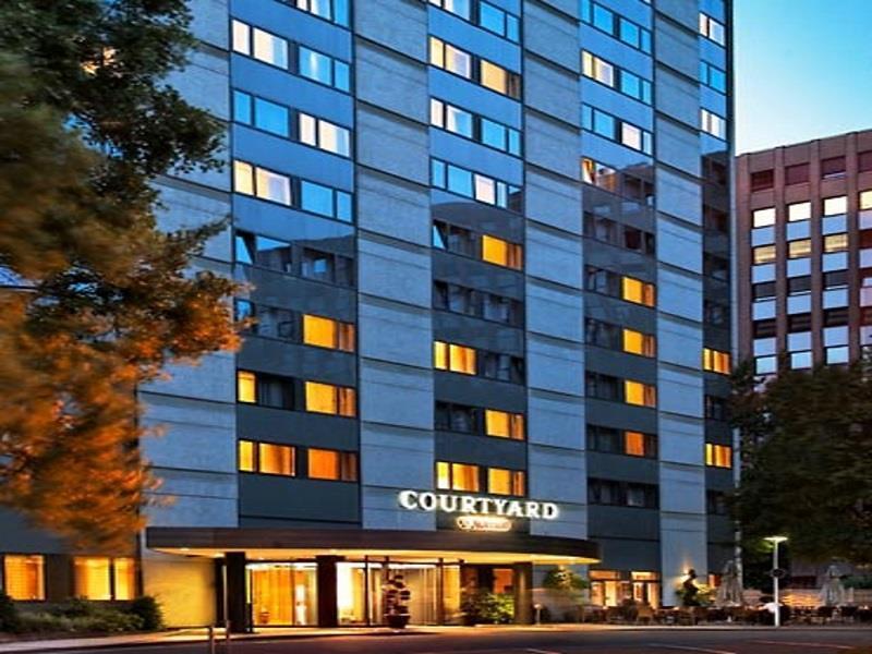 Courtyard By Marriott Duesseldorf Seestern Exterior photo