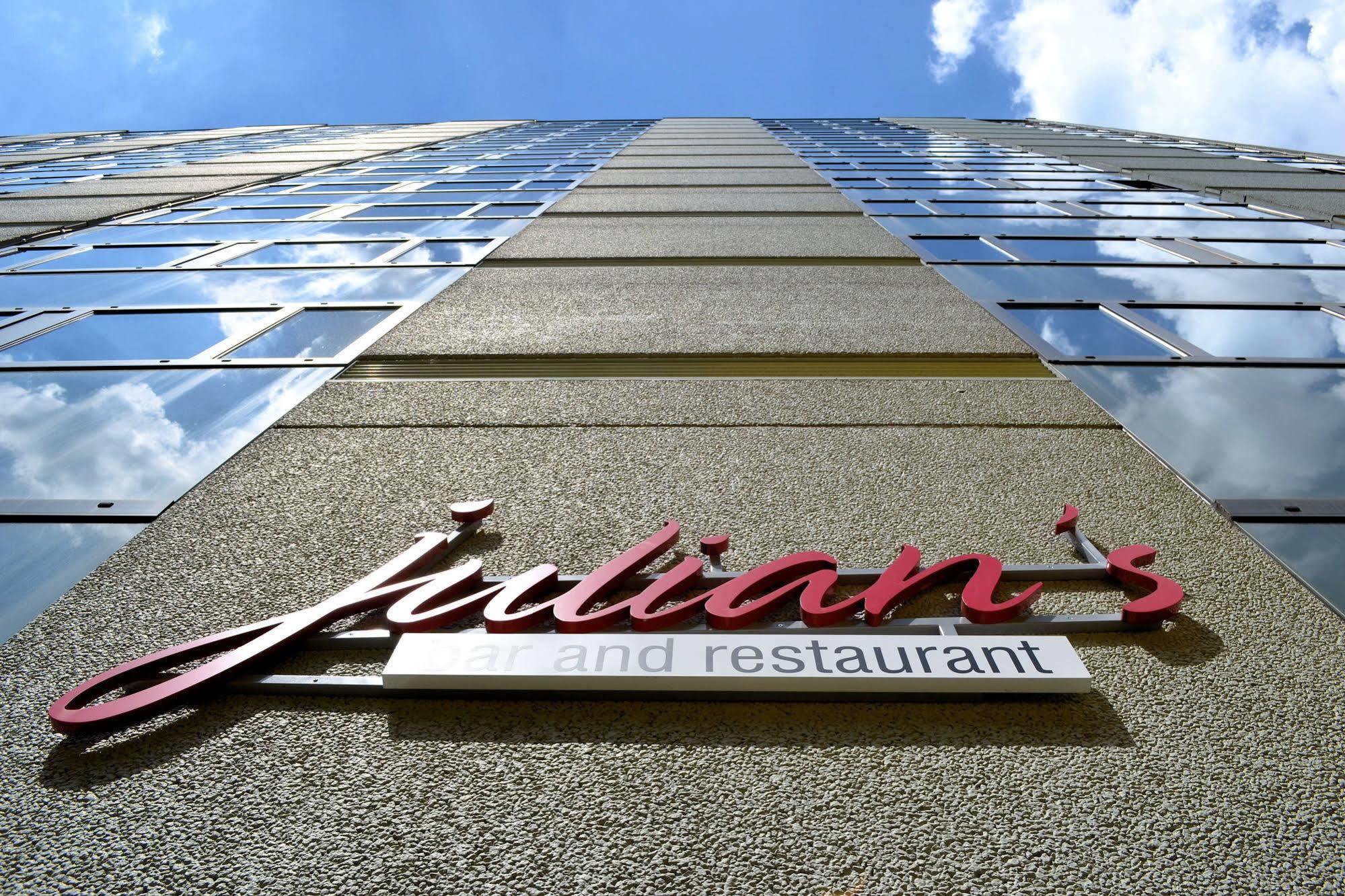 Courtyard By Marriott Duesseldorf Seestern Exterior photo